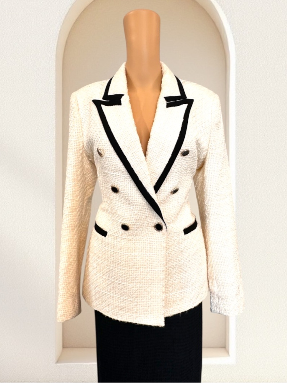 Zara Cream Tweed Double-Breasted Blazer with Black Trim